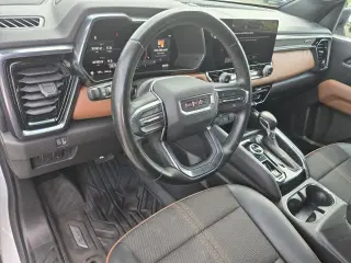 GMC Canyon 2024 4x4 AT4 4dr Crew Cab 5 ft. SB