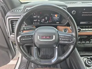 GMC Canyon 2024 4x4 AT4 4dr Crew Cab 5 ft. SB