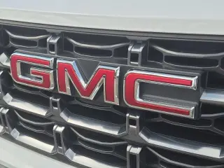 GMC Canyon 2024 4x4 AT4 4dr Crew Cab 5 ft. SB