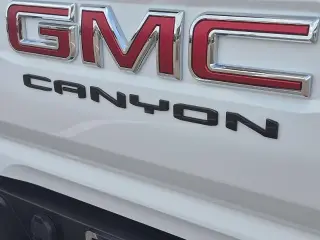 GMC Canyon 2024 4x4 AT4 4dr Crew Cab 5 ft. SB