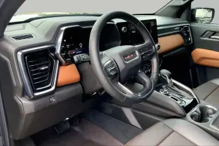 GMC Canyon 2024 4x4 AT4 4p Camión de tripulación 5 ft. SB