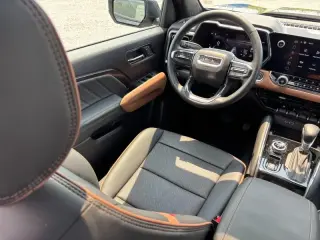 GMC Canyon 2025 4x4 AT4 4p Crew Cab 5 ft. SB
