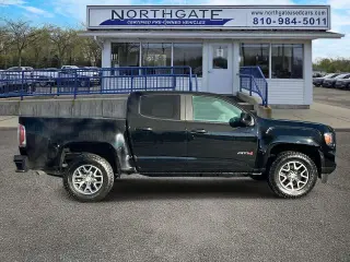 GMC Canyon 2022 4x4 AT4 4p. Cabina Completa 4p. Est. 5 ft. Ext. (Tela)