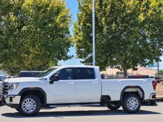 GMC Sierra 2500HD 2021 4x4 SLE 4dr Cabina de Tripulación