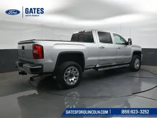GMC Sierra 2500HD 2017 4x4 Denali 4dr Cabina de tripulación SB