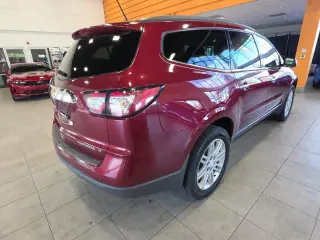 Chevrolet Traverse 2015 LT 4dr SUV con 1LT