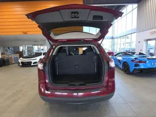 Chevrolet Traverse 2015 LT 4dr SUV con 1LT