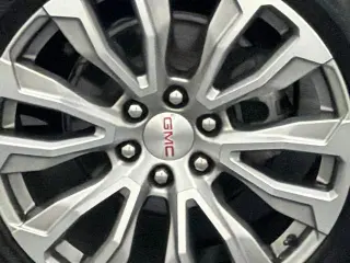 GMC Yukon 2021 4x4 Denali 4p SUV