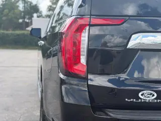 GMC Yukon XL 2023 4x2 SLT 4p SUV