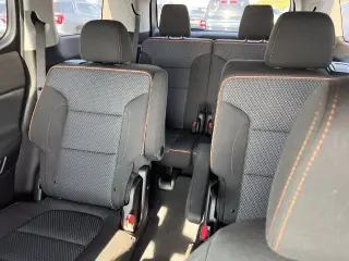 GMC Acadia 2023 4x4 AT4 4p SUV