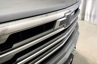 Chevrolet Silverado 1500 2023 4x4 High Country 4dr Crew Cab 5.8 ft. SB