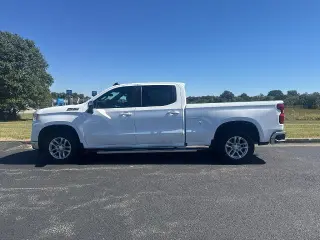 Chevrolet Silverado 1500 2023 4x4 LT 4p. Camioneta de cabina completa 5.8 pies CB con 1LT