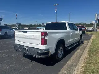 Chevrolet Silverado 1500 2023 4x4 LT 4p. Camioneta de cabina completa 5.8 pies CB con 1LT