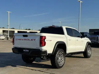 Chevrolet Colorado 2024 4x4 ZR2 4p Puerta de Tripulación con Cabina Completa 5 ft. CB