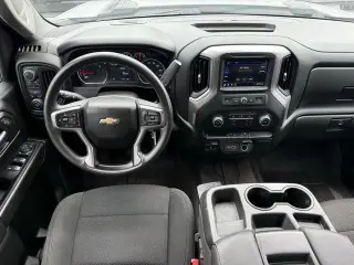 Chevrolet Silverado 2500HD 2022 4x4 Custom 4dr Crew Cab SB
