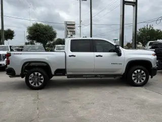Chevrolet Silverado 2500HD 2022 4x4 Custom 4dr Crew Cab SB