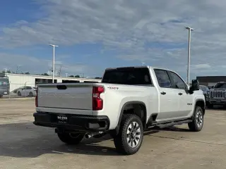 Chevrolet Silverado 2500HD 2022 4x4 Custom 4dr Crew Cab SB