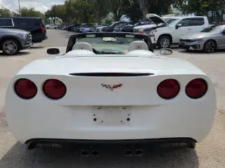 Chevrolet Corvette 2010 2dr Convertible con 3LT