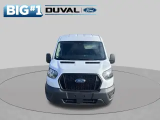 Ford Transit 2023 150 furgón de carga de techo medio con distancia entre ejes corta y tres puertas