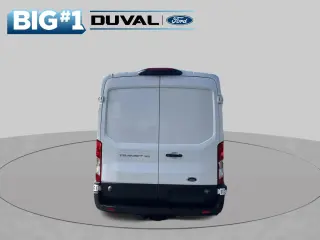 Ford Transit 2023 150 furgón de carga de techo medio con distancia entre ejes corta y tres puertas