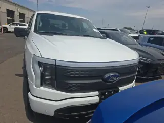 Ford F-150 Lightning 2023 AWD XLT 4dr SuperCrew 5.5 ft. SB