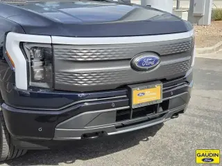 Ford F-150 Lightning 2023 AWD XLT 4p SuperCrew 5.5 ft. CB