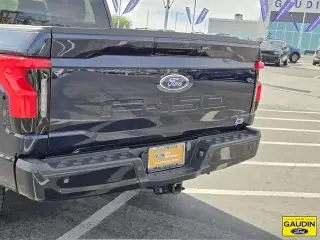Ford F-150 Lightning 2023 AWD XLT 4p SuperCrew 5.5 ft. CB