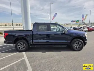Ford F-150 Lightning 2023 AWD XLT 4p SuperCrew 5.5 ft. CB