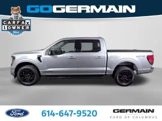 Ford F-150 2024 4x4 XLT 4p SuperCrew 6.5 ft. SB Metálica Icono Plata 4WD 10-Velocidades Automático 3.5L PowerBoost Full-Hybrid V6. 400W Tomadas en Cabaña y Maletero, Control de Crujía Adaptativo con Detención y Relanzamiento, Grupo de Equipamiento 302A Me