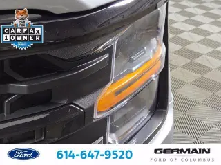 Ford F-150 2024 4x4 XLT 4p SuperCrew 6.5 ft. SB Metálica Icono Plata 4WD 10-Velocidades Automático 3.5L PowerBoost Full-Hybrid V6. 400W Tomadas en Cabaña y Maletero, Control de Crujía Adaptativo con Detención y Relanzamiento, Grupo de Equipamiento 302A Me