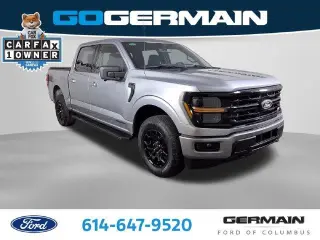 Ford F-150 2024 4x4 XLT 4p SuperCrew 6.5 ft. SB Metálica Icono Plata 4WD 10-Velocidades Automático 3.5L PowerBoost Full-Hybrid V6. 400W Tomadas en Cabaña y Maletero, Control de Crujía Adaptativo con Detención y Relanzamiento, Grupo de Equipamiento 302A Me