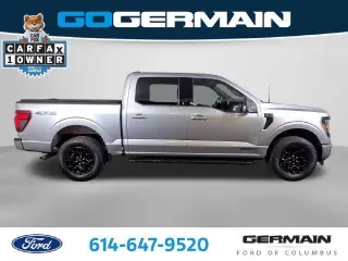 Ford F-150 2024 4x4 XLT 4p SuperCrew 6.5 ft. SB Metálica Icono Plata 4WD 10-Velocidades Automático 3.5L PowerBoost Full-Hybrid V6. 400W Tomadas en Cabaña y Maletero, Control de Crujía Adaptativo con Detención y Relanzamiento, Grupo de Equipamiento 302A Me
