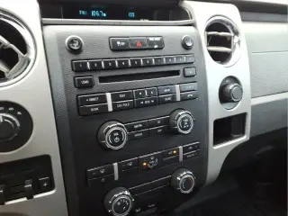 Ford F-150 2011 4x4 XLT 4dr SuperCrew Styleside 5.5 ft. SB