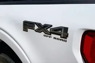 Ford F-150 2023 4x4 XLT 4p SuperCrew 5.5 ft. CB