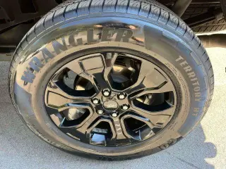 Ford F-150 2023 4x4 XLT 4dr SuperCrew 5.5 ft. SB
