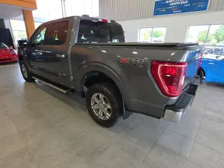Ford F-150 2022 4x4 XLT 4p SuperCrew 5.5 ft. CB