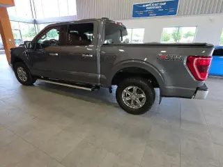 Ford F-150 2022 4x4 XLT 4p SuperCrew 5.5 ft. CB
