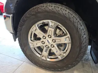Ford F-150 2022 4x4 XLT 4p SuperCrew 5.5 ft. CB
