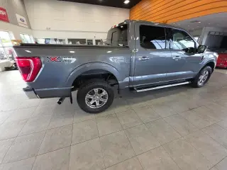Ford F-150 2022 4x4 XLT 4p SuperCrew 5.5 ft. CB
