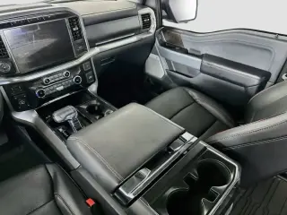 Ford F-150 2023 4x4 Platinum 4 puertas SuperCrew con caja de carga de 5,5 pies, carrocería corta