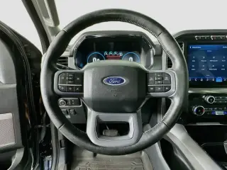 Ford F-150 2023 4x4 Platinum 4 puertas SuperCrew con caja de carga de 5,5 pies, carrocería corta