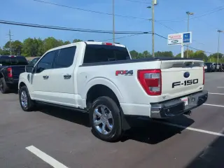 Ford F-150 2023 4x4 Lariat 4dr SuperCrew 5.5 ft. CB