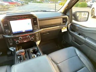 Ford F-150 2022 4x4 XLT 4p SuperCrew 5.5 ft. CB