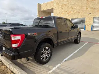 Ford F-150 2021 4x4 XL 4 puertas SuperCrew 5.5 pies. SB