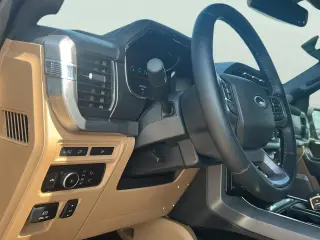 Ford F-150 2023 4x4 Lariat 4dr SuperCrew 6.5 ft. SB