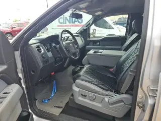 Ford F-150 2013 4x2 King Ranch 4 doors SuperCrew Styleside 5.5 ft de cama lateral