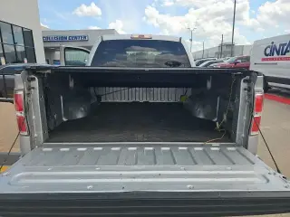 Ford F-150 2013 4x2 King Ranch 4 doors SuperCrew Styleside 5.5 ft de cama lateral
