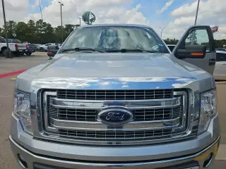 Ford F-150 2013 4x2 King Ranch 4 doors SuperCrew Styleside 5.5 ft de cama lateral