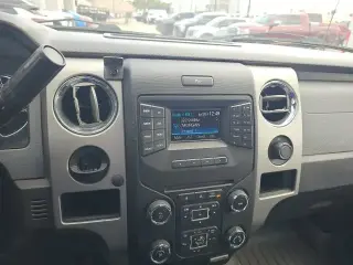 Ford F-150 2013 4x2 King Ranch 4 doors SuperCrew Styleside 5.5 ft de cama lateral