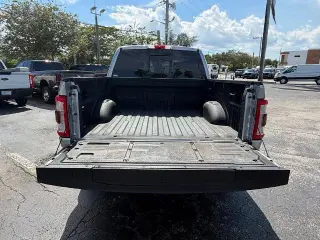 Ford F-150 2022 4x2 Platinum 4dr SuperCrew 5.5 ft. SB